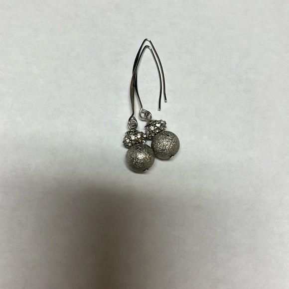 Silver knit blouse w/matching earring - Picture 5 of 6